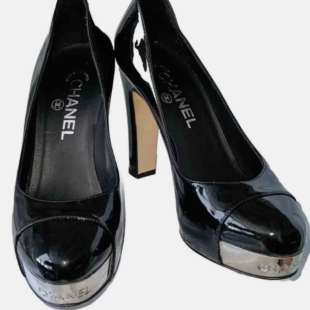 CHANEL Trendy - Chrome Name Plate Logo - Black Patent Leather High Heel 39 8.5
